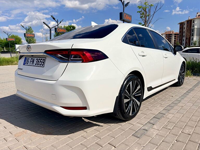 TOYOTA COROLLA