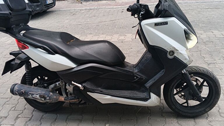 Yamaha X-Max 250 ABS