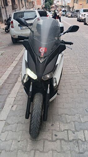 Yamaha X-Max 250 ABS