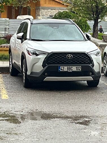 TOYOTA COROLLA CROSS