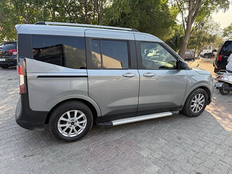 FORD TOURNEO COURIER