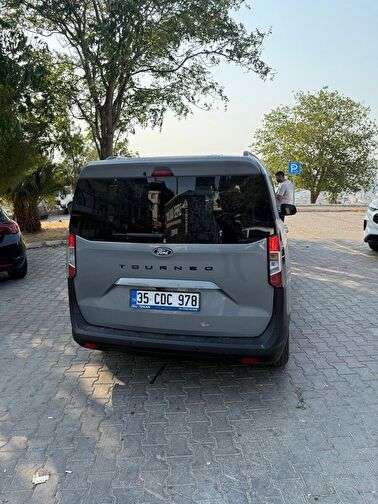 FORD TOURNEO COURIER