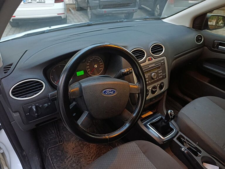 FORD FOCUS