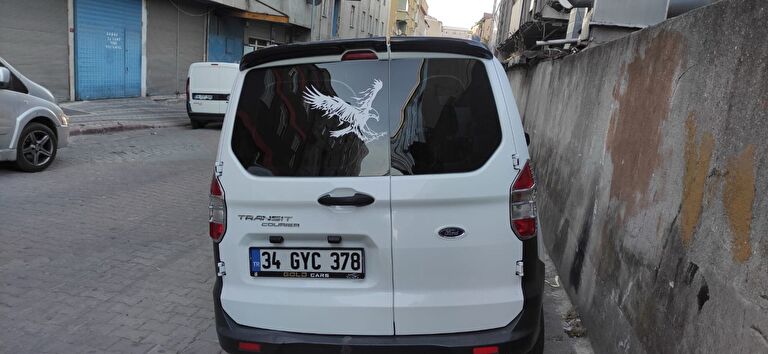 FORD TRANSIT COURIER