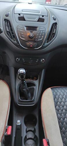 FORD TRANSIT COURIER