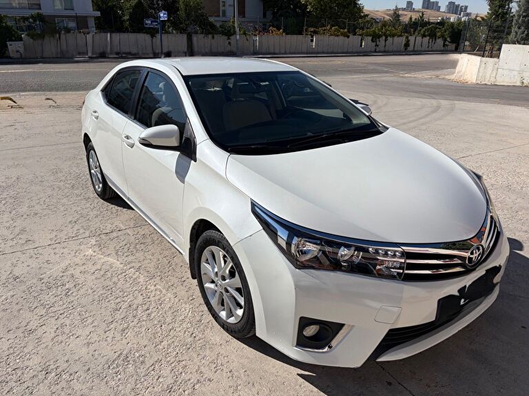 TOYOTA COROLLA
