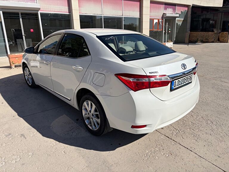 TOYOTA COROLLA