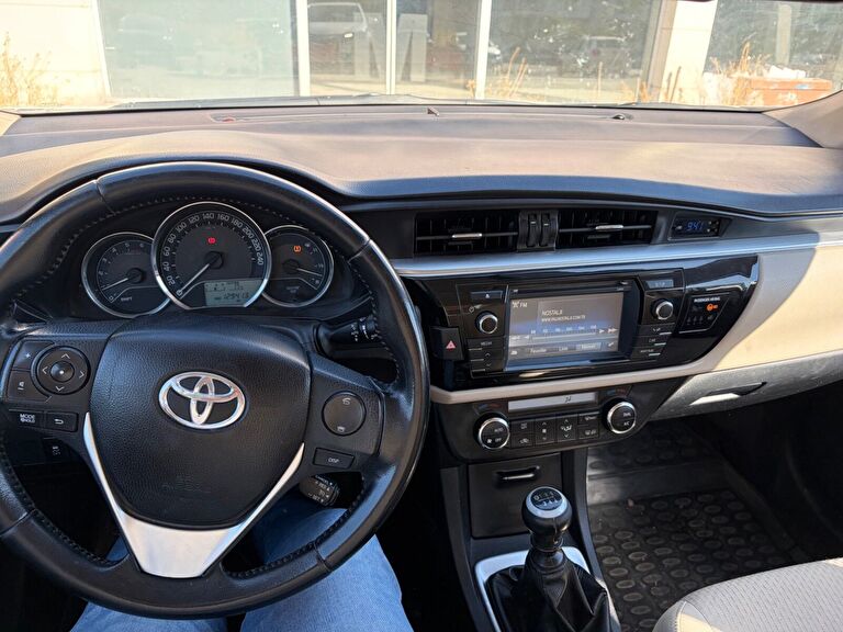TOYOTA COROLLA