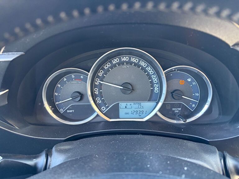 TOYOTA COROLLA