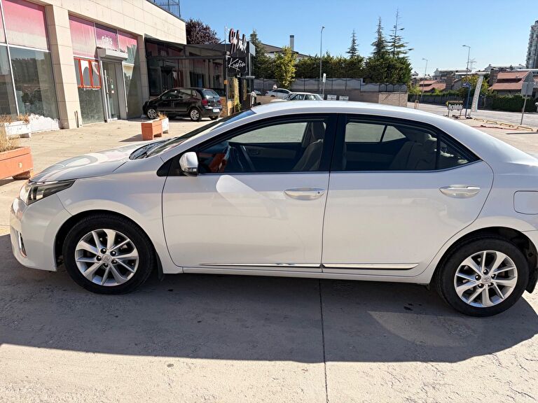 TOYOTA COROLLA