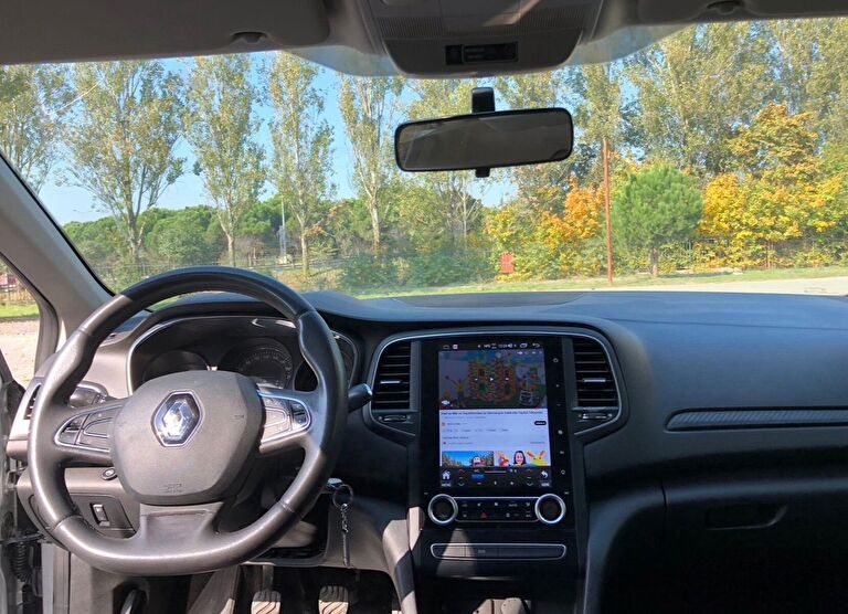 RENAULT MEGANE