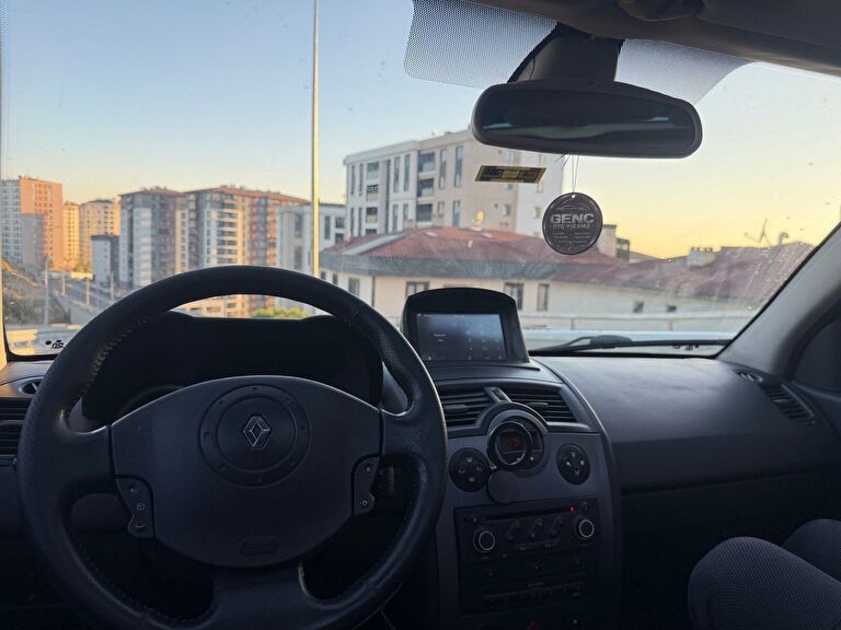 RENAULT MEGANE
