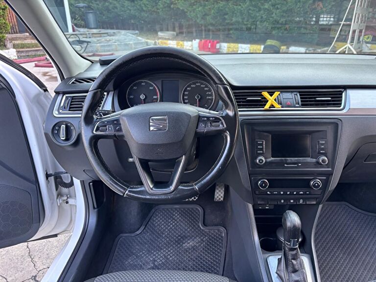 SEAT TOLEDO