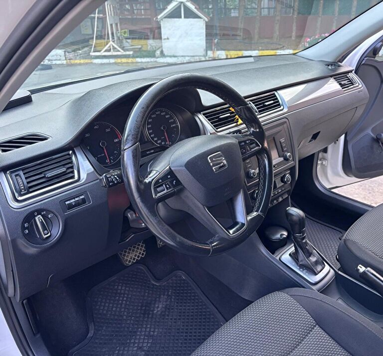SEAT TOLEDO