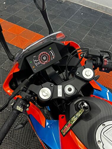CFmoto 250SR