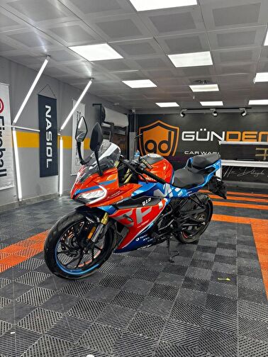 CFmoto 250SR