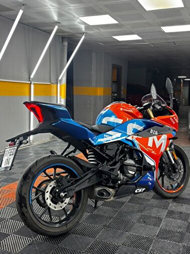 CFmoto 250SR