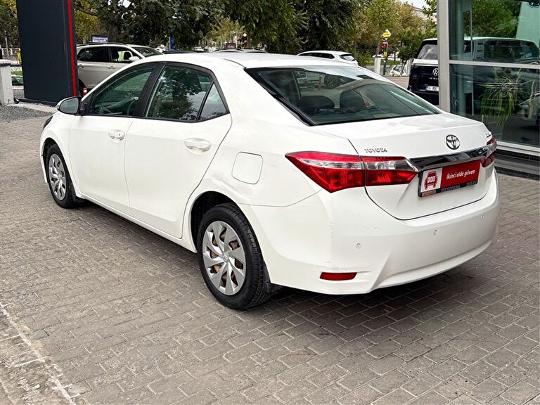 TOYOTA COROLLA