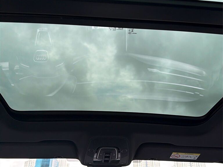 AUDI Q8 SUV