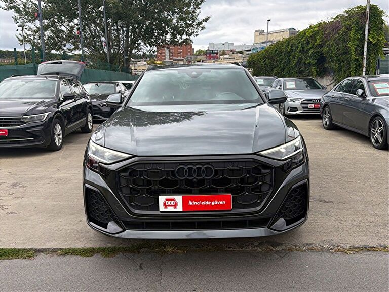 AUDI Q8 SUV