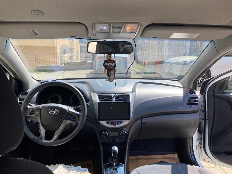 HYUNDAI ACCENT BLUE