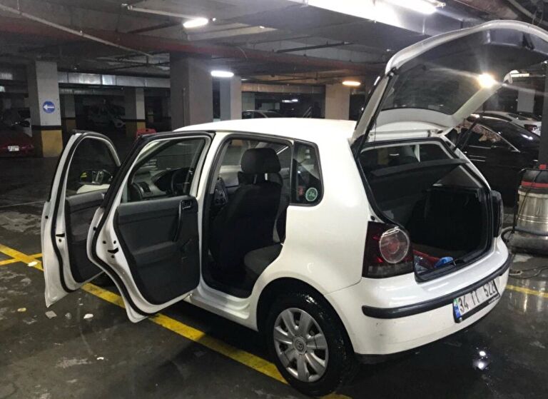 VOLKSWAGEN POLO