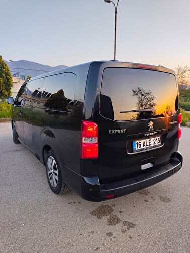 PEUGEOT EXPERT TRAVELLER