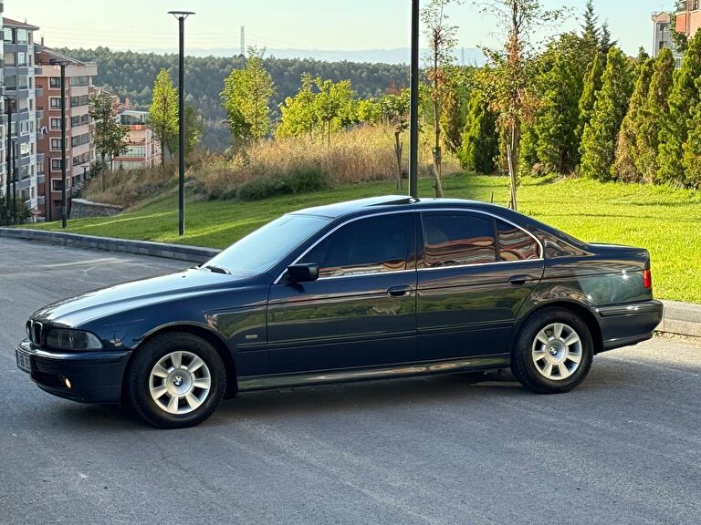 BMW 5 SERISI