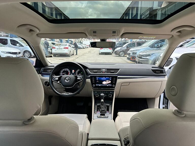 SKODA SUPERB