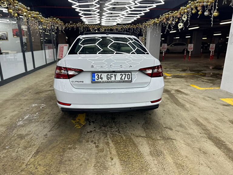 SKODA SUPERB