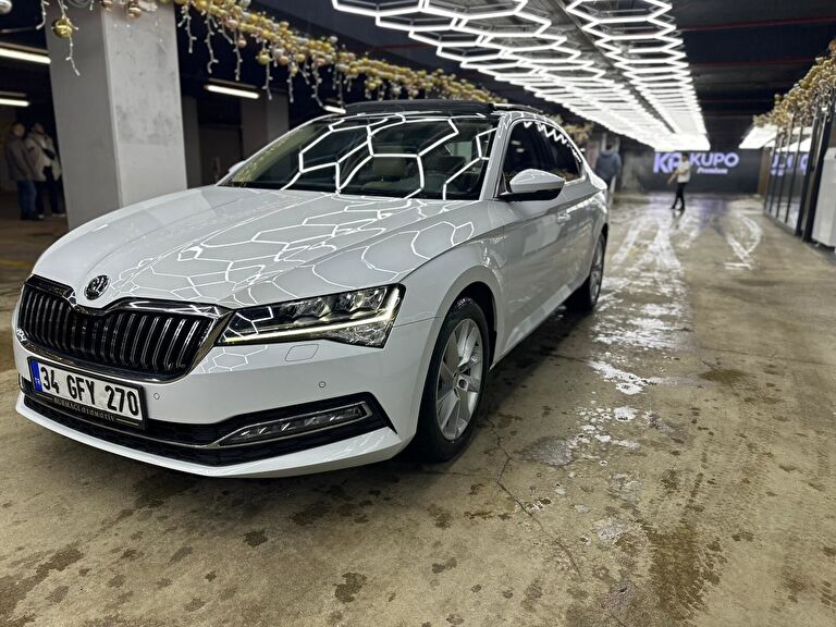 SKODA SUPERB