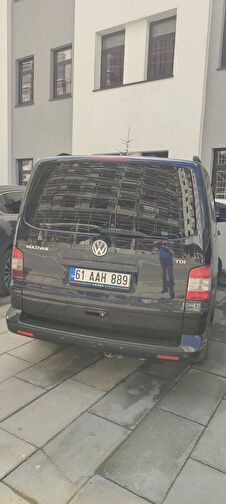 VOLKSWAGEN MULTIVAN