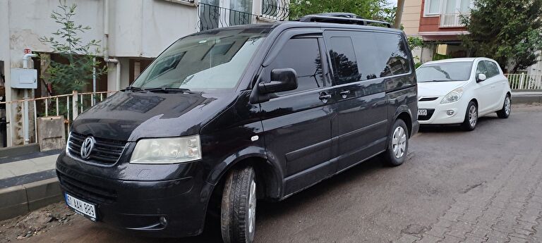VOLKSWAGEN MULTIVAN