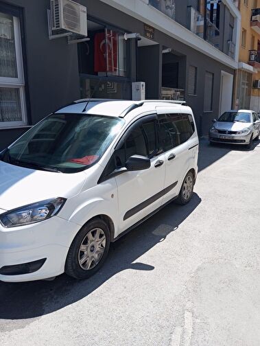 FORD TOURNEO COURIER