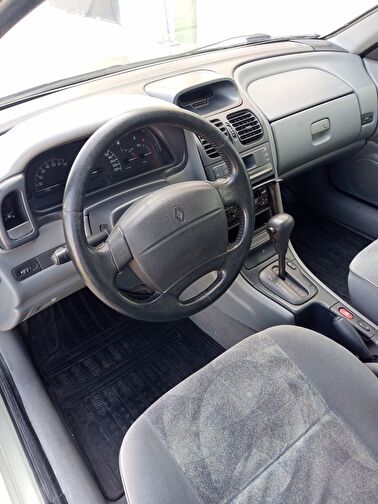 RENAULT LAGUNA