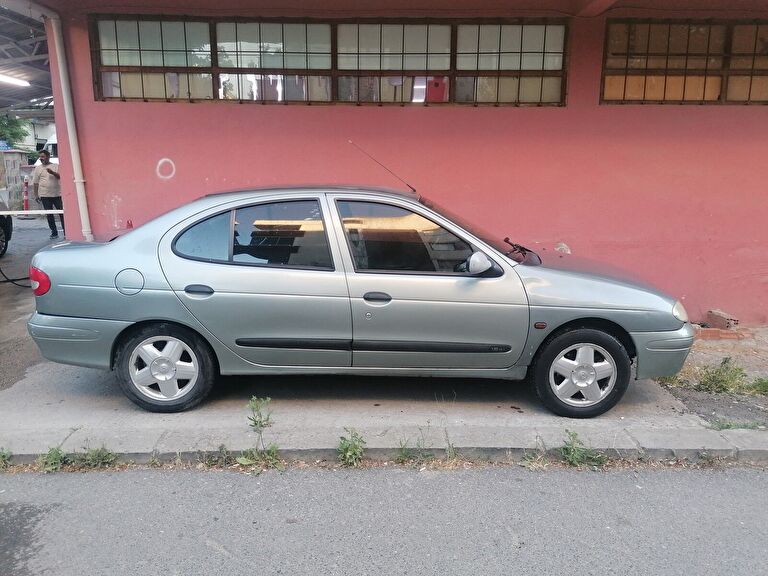 RENAULT MEGANE