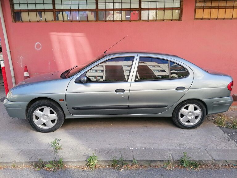 RENAULT MEGANE