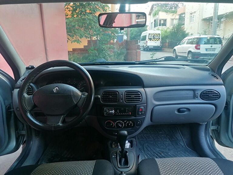 RENAULT MEGANE