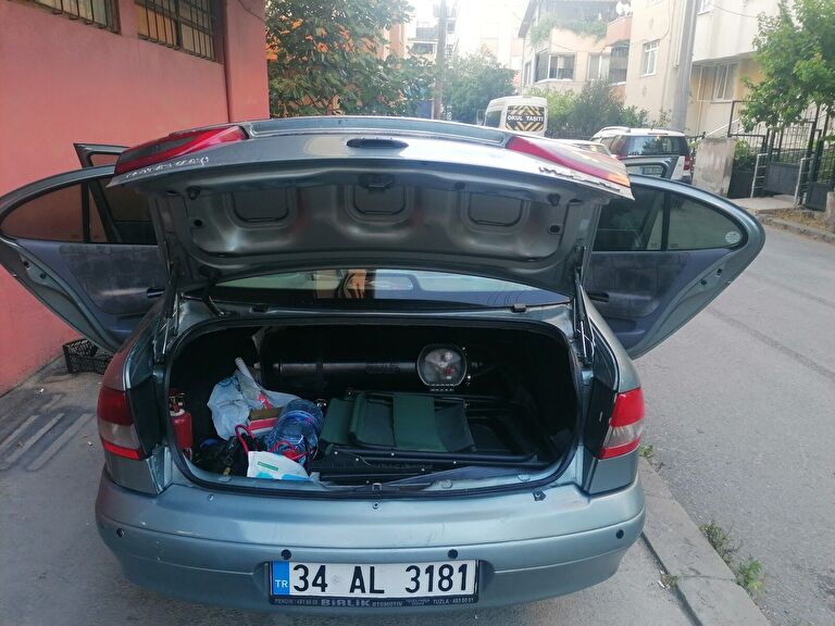 RENAULT MEGANE