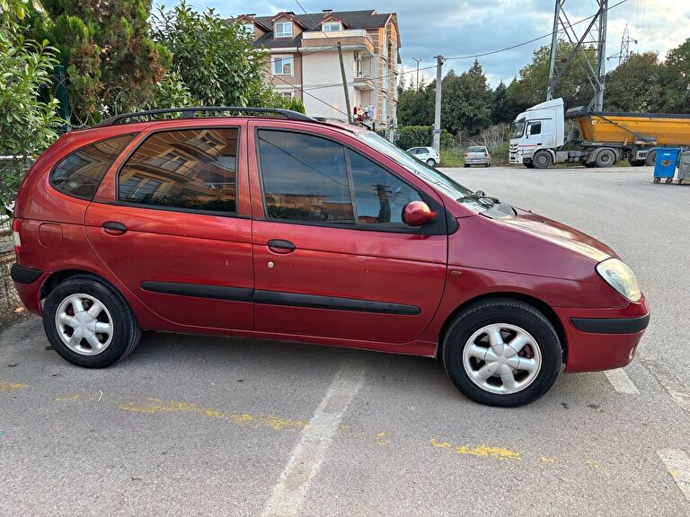 RENAULT SCENIC