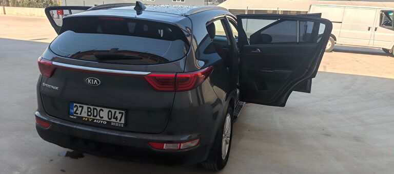 KIA SPORTAGE