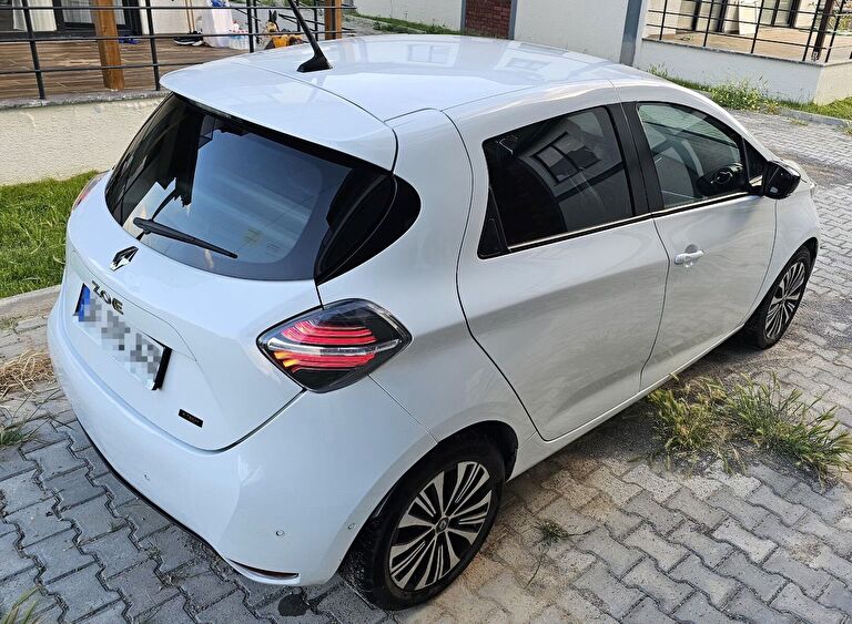 RENAULT ZOE