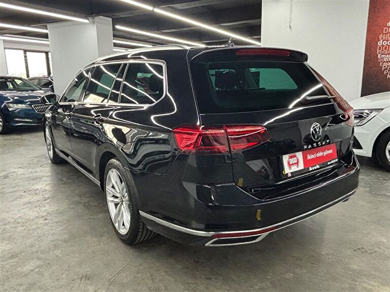 VOLKSWAGEN PASSAT VARIANT