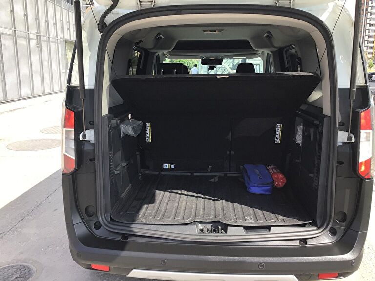 FORD TOURNEO COURIER