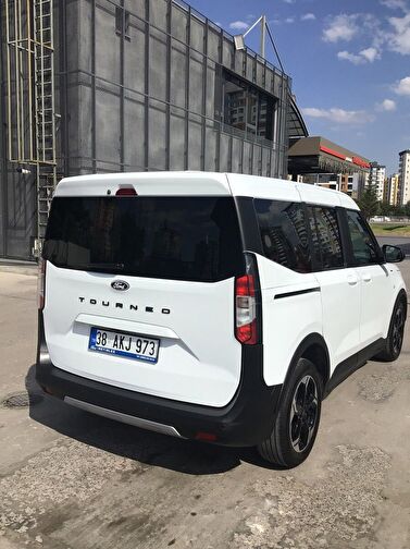 FORD TOURNEO COURIER