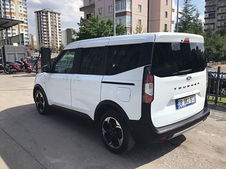 FORD TOURNEO COURIER