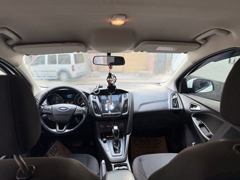 FORD FOCUS