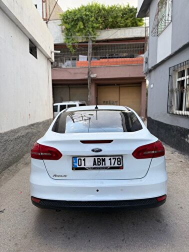 FORD FOCUS