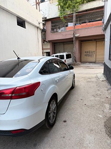 FORD FOCUS