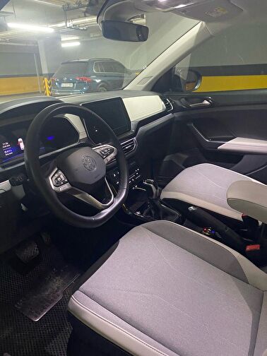 VOLKSWAGEN T-CROSS